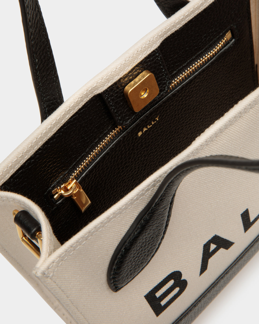 トートバッグ BALLY FW23 TOTE BAG BAR KEEP ON (WAE02W_CV034I182O) Bally Men's Bar Keep On Fabric and Leather Tote Bag | Neiman